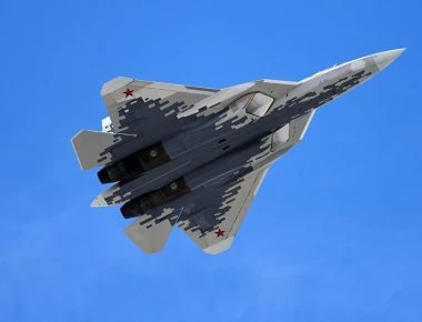 Su-57: Μοναδικό βίντεο με ανεφοδιασμό στον αέρα του ρωσικού μαχητικού 5ης γενιάς